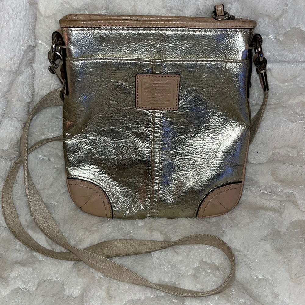 GOLD SHINNY COACH CROSSBODY BAG
